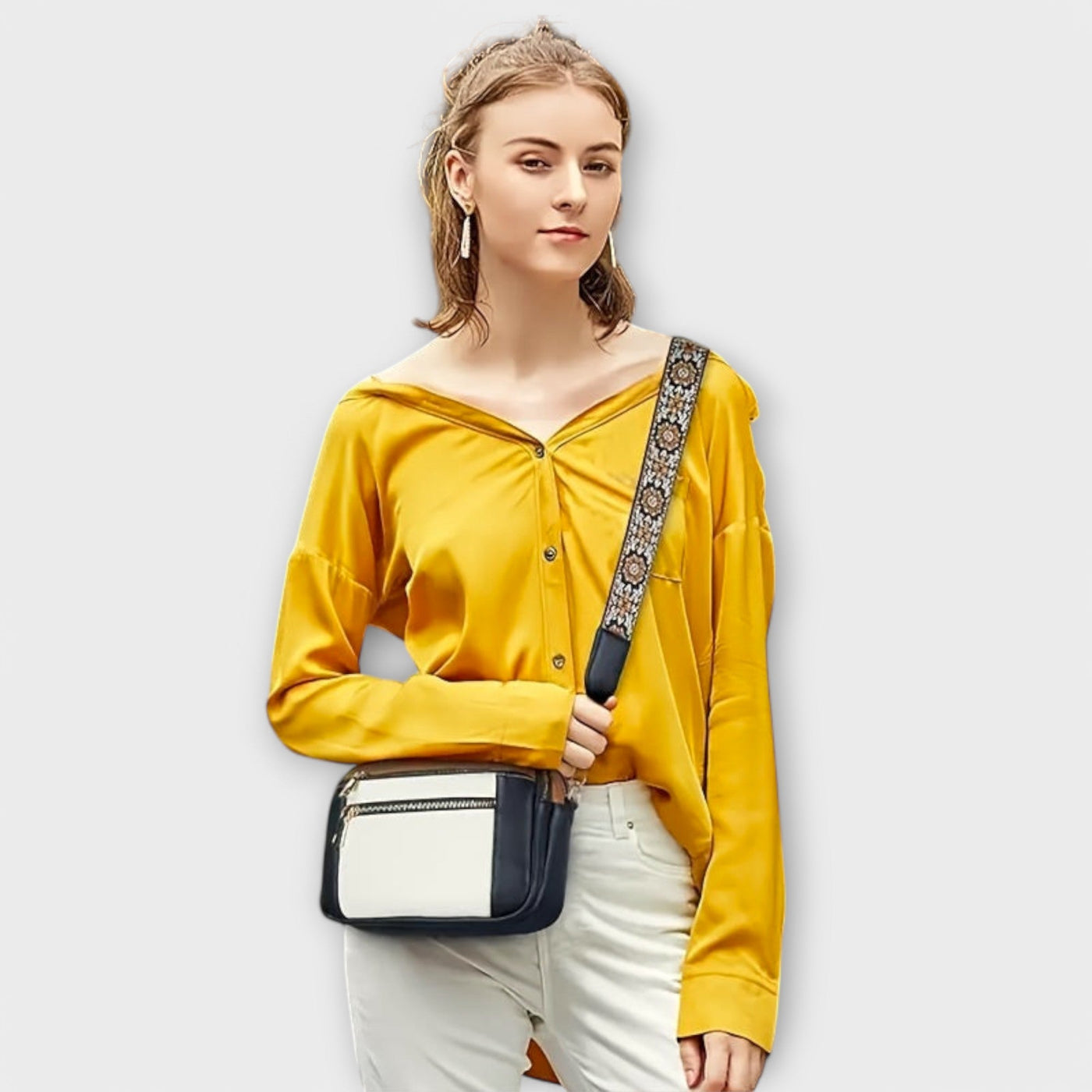 Maison Claire - Crossbody Bag Made of Vegan Leather