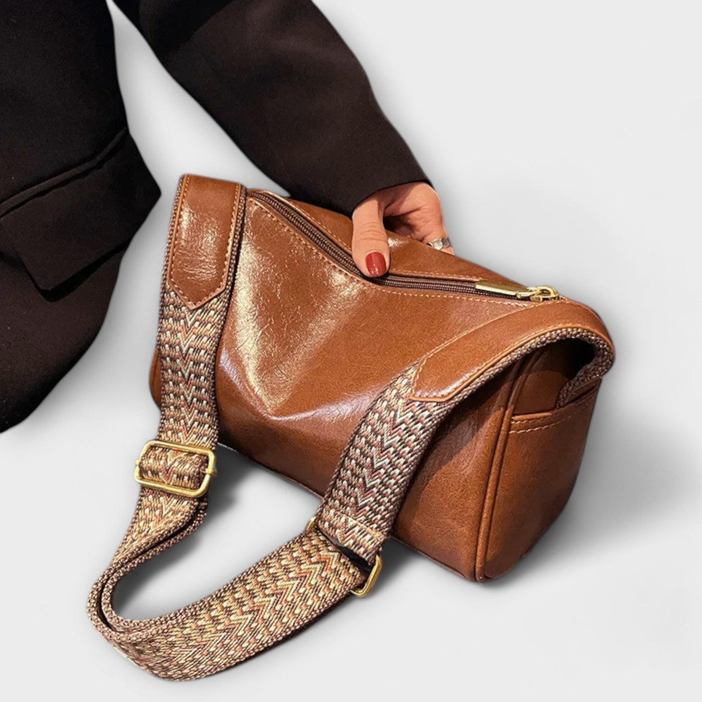 Maison Claire - Vintage Crossbody Bag