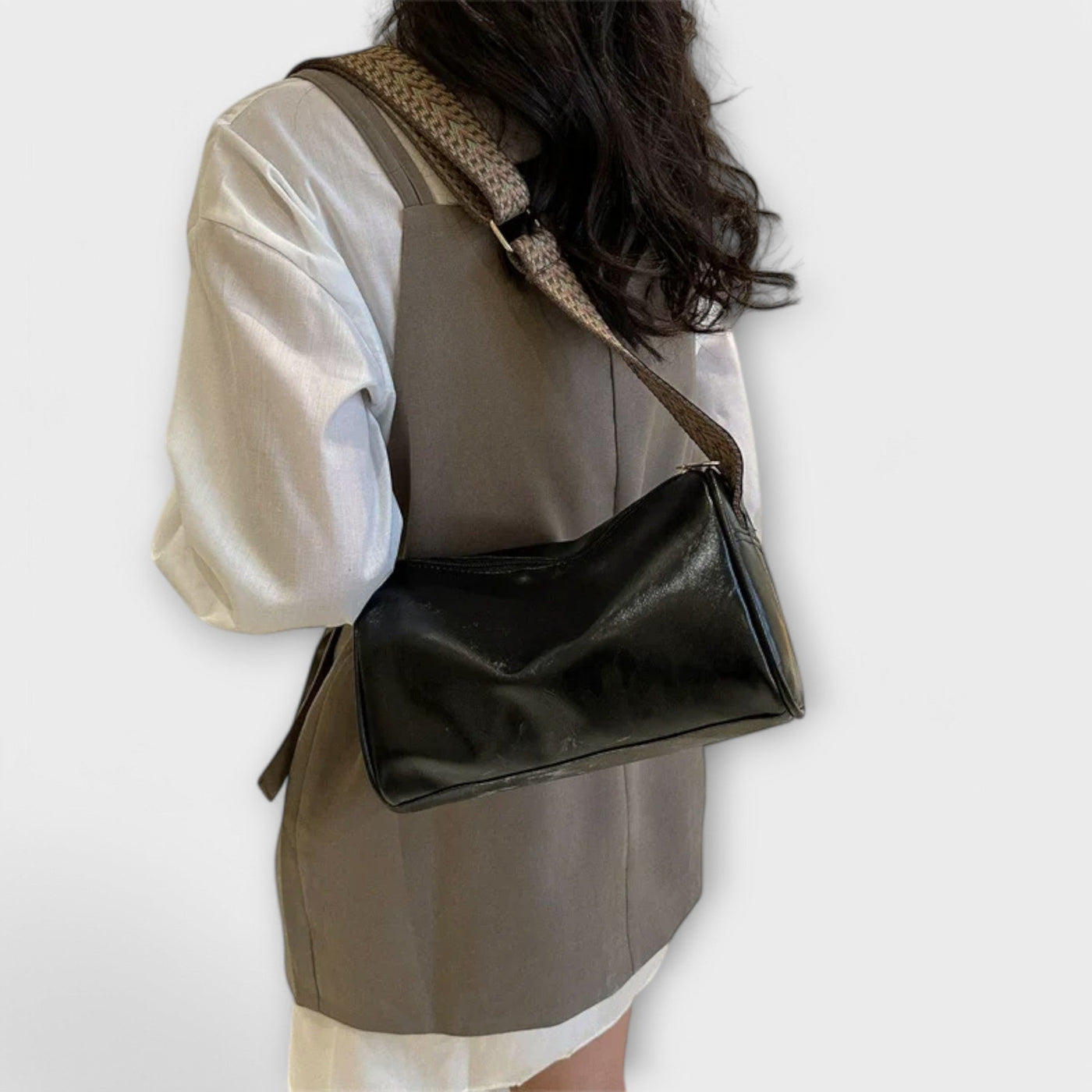 Maison Claire - Vintage Crossbody Bag
