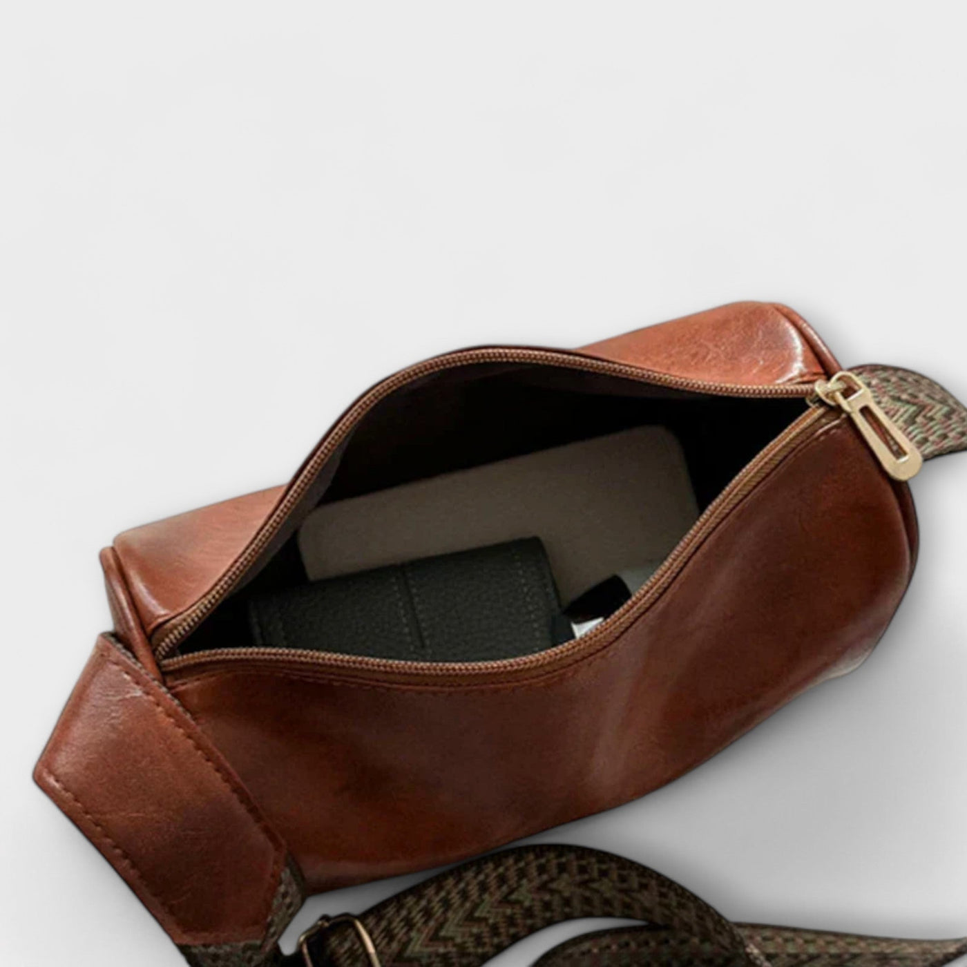 Maison Claire - Vintage Crossbody Bag
