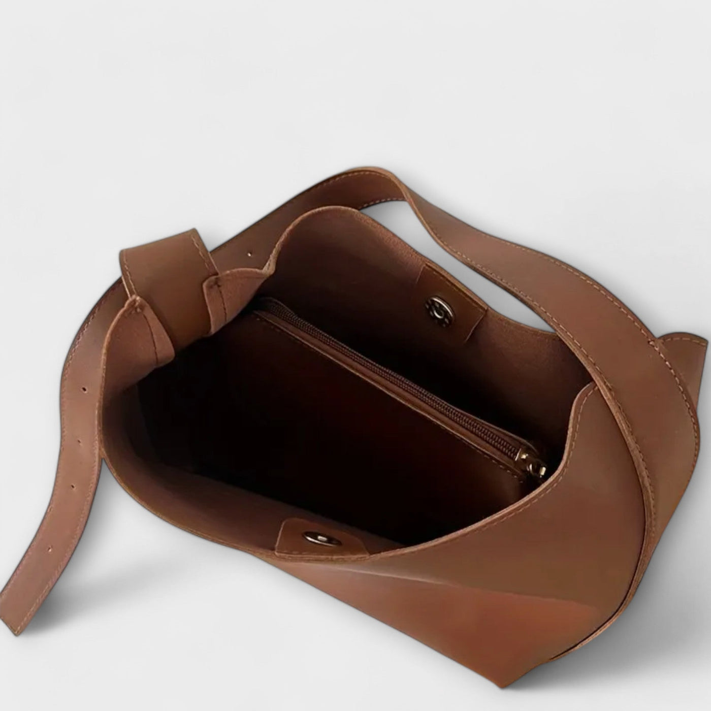 Maison Claire – Elegant Leather Shoulder Bag