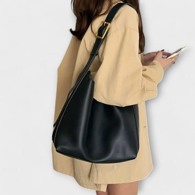 Maison Claire – Elegant Leather Shoulder Bag